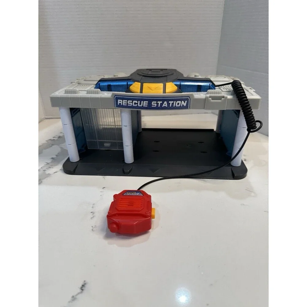Super Wheelz SOS Rescue Station Playset 5 Vehicles Lights Sound Microphone Works